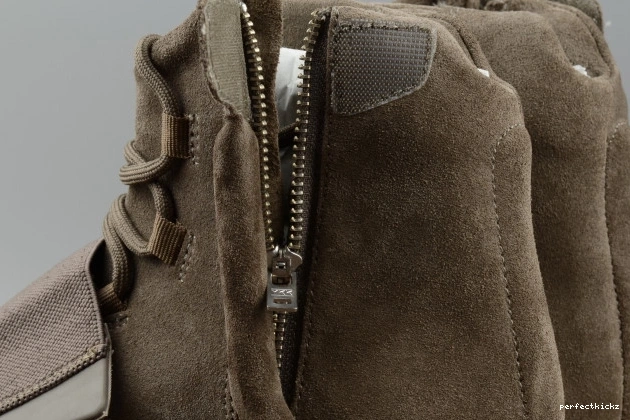 750 Yeezy adidas Brown BY2456 Boost Light 0722